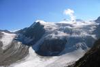 Sulzenauferner -Stubaier Alpen - Hochgebirgslandschaft in den Stubaier Alpen,  durch Eismassenverlust wurde der mittlere im Schatten liegende Felsteil eisfrei